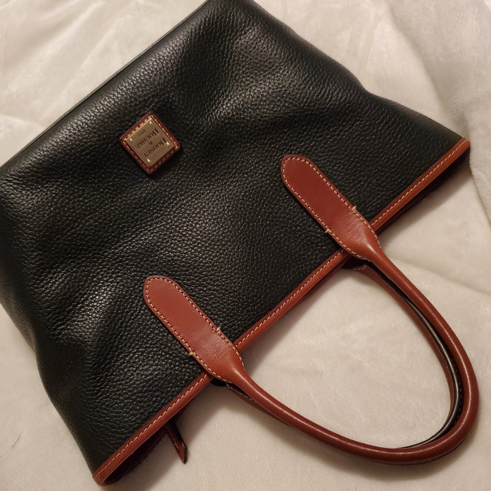 Beautiful dooney & bourke handbag